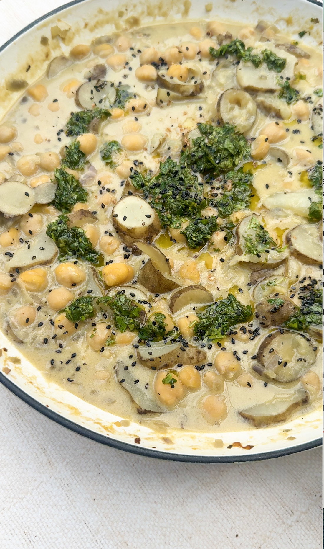 Creamy Jerusalem Artichokes & Chickpeas with Parsley Sauce