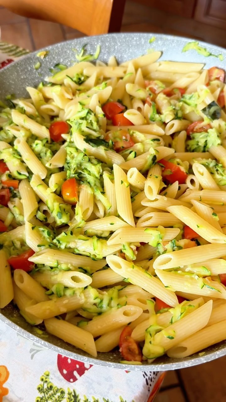 Pasta with Courgettes (Zucchini), Cherry Tomatoes and Chilli Pepper