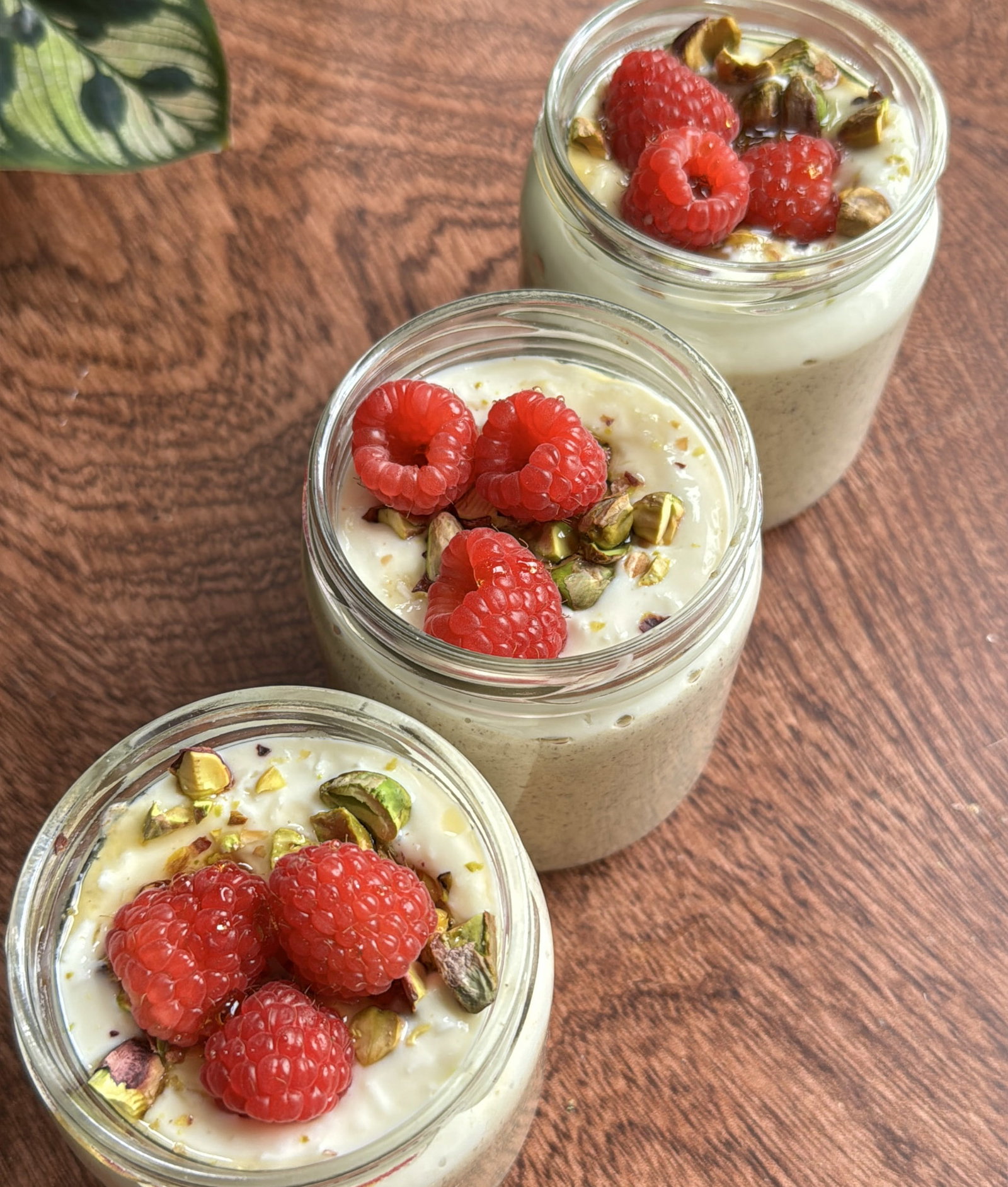 Pistachio Raspberry Overnight Oats
